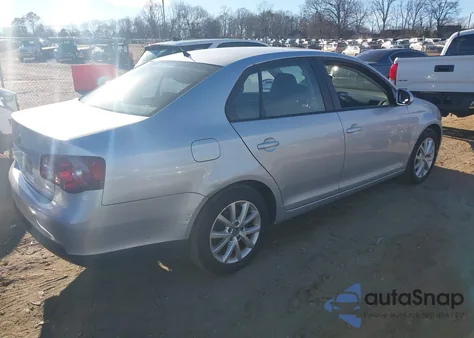 2010 Volkswagen Jetta Limited Edition from USA, damaged, VIN 3VWRX7AJXAM129958